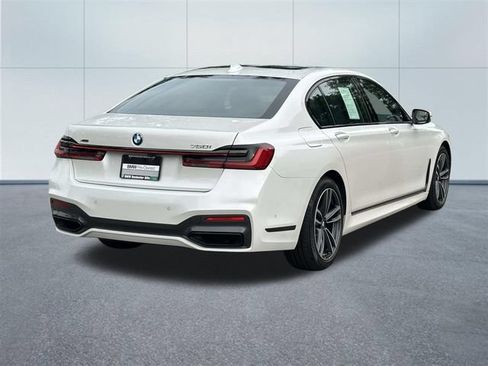 Used 2021 BMW 750i xDrive w/ Autobahn Package AWD/4WD image 6