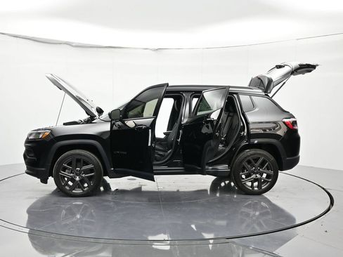 New 2026 Jeep Compass Latitude image 47