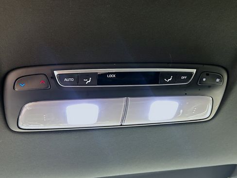 Used 2025 Kia Telluride AWD image 26