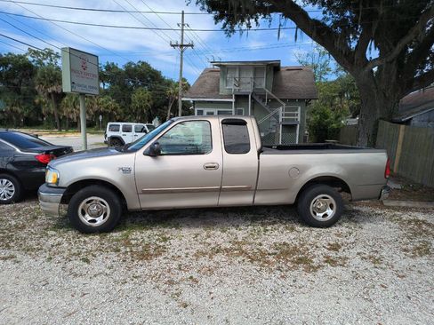 Used 2003 Ford F150 XLT RWD image 2