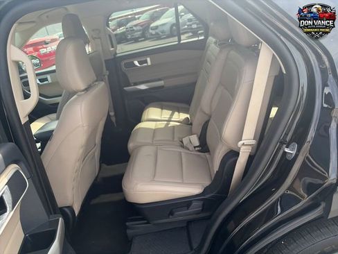 Used 2023 Ford Explorer XLT w/ Equipment Group 202A AWD/4WD image 23