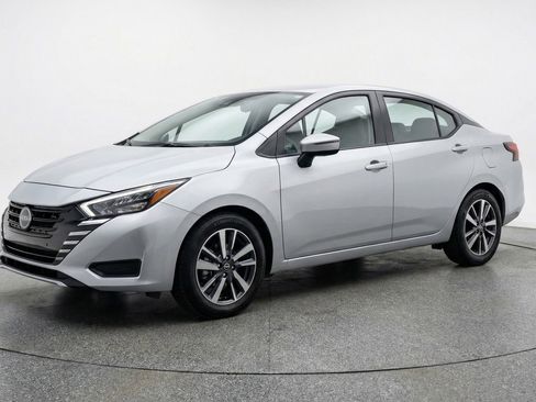 Used 2025 Nissan Versa SV FWD image 3