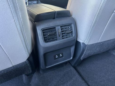 Used 2025 Nissan Rogue SV FWD image 24