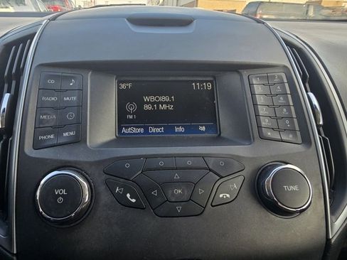 Used 2017 Ford Edge SE image 19