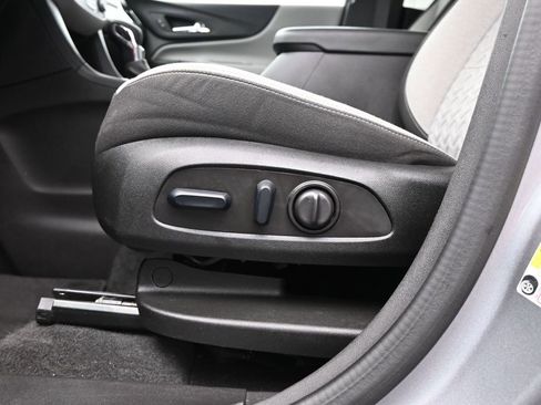 Used 2024 Chevrolet Equinox LT image 24