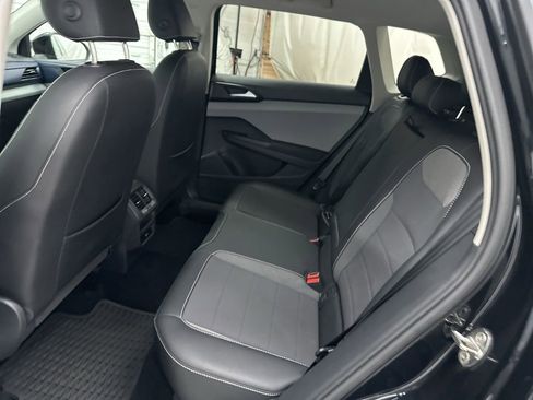 Used 2022 Volkswagen Taos SE image 24