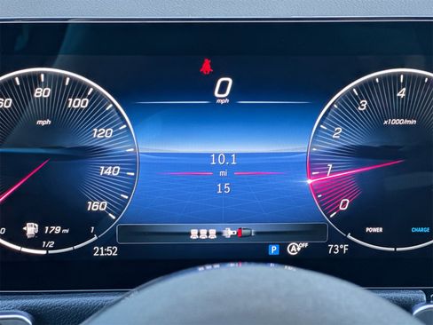 New 2025 Mercedes-Benz GLB 250 4MATIC image 28