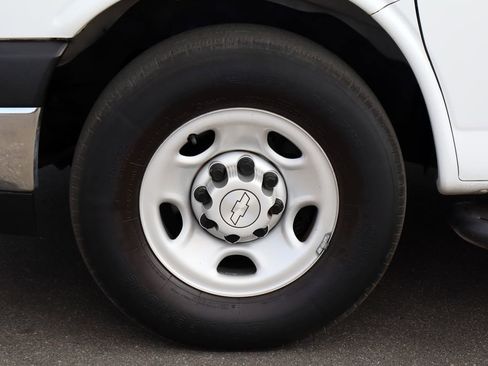 Used 2019 Chevrolet Express 2500 w/ Driver Convenience Package image 26