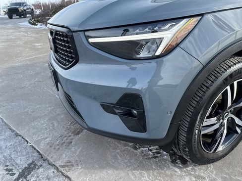 Used 2023 Volvo XC40 B5 Plus w/ Driver Assist Package image 11