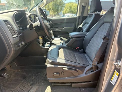 Used 2019 Chevrolet Colorado Z71 AWD/4WD image 9
