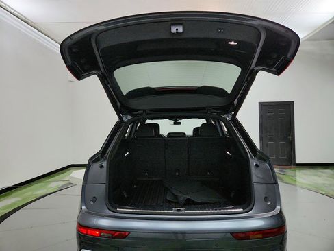 Used 2018 Audi SQ5 Premium Plus w/ Navigation Package image 33