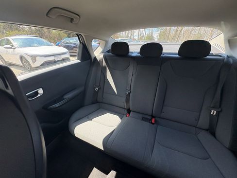 Used 2025 Kia K4 FWD image 37