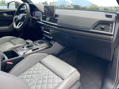 Used 2018 Audi SQ5 Prestige w/ Prestige Package AWD/4WD image 12