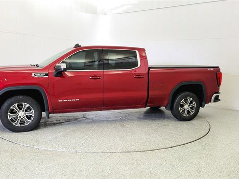 Used 2019 GMC Sierra 1500 SLE w/ X31 Off-Road Package AWD/4WD image 4