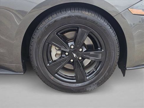 Used 2020 Ford Mustang Coupe RWD image 21