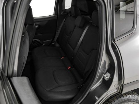 Used 2019 Jeep Renegade Latitude w/ Popular Equipment Group image 34