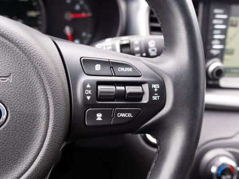 Used 2017 Kia Sorento SX image 9