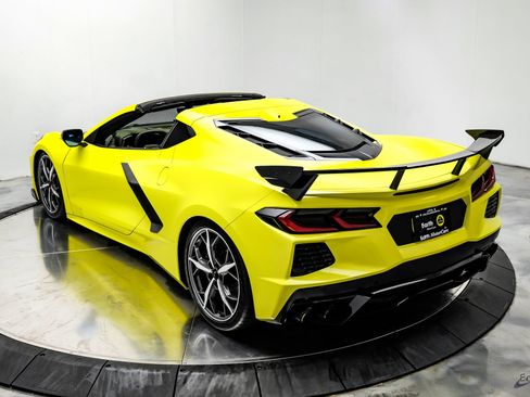 Used 2021 Chevrolet Corvette Stingray Premium Cpe w/ Z51 Performance Package RWD image 15