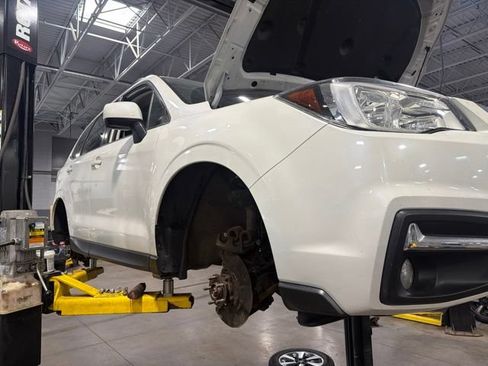 Used 2017 Subaru Forester 2.5i Limited AWD/4WD image 5