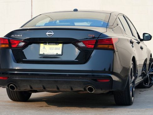 Used 2023 Nissan Altima 2.5 SR FWD image 4