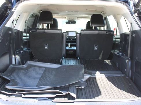 Used 2022 Toyota Highlander XLE AWD/4WD image 54
