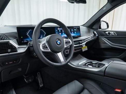 New 2026 BMW X5 xDrive40i w/ M Sport Package AWD/4WD image 12