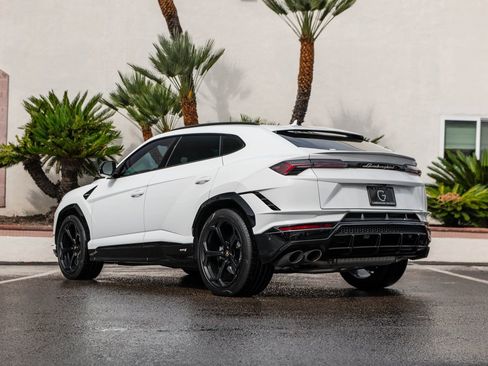 Used 2024 Lamborghini Urus S image 3
