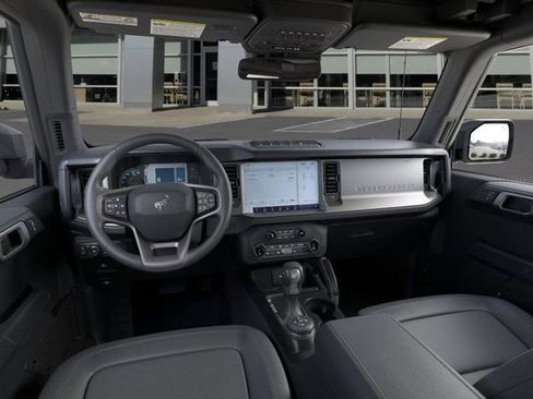 New 2025 Ford Bronco Badlands image 9
