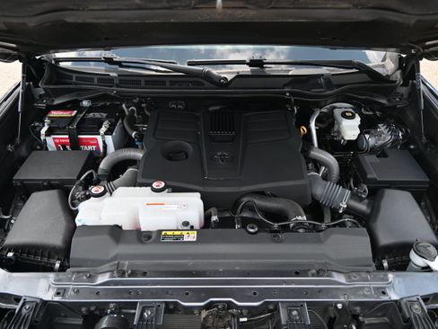 Used 2024 Toyota Tundra SR5 w/ Advanced Technology Package AWD/4WD image 32