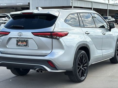 Used 2023 Toyota Highlander XSE image 5