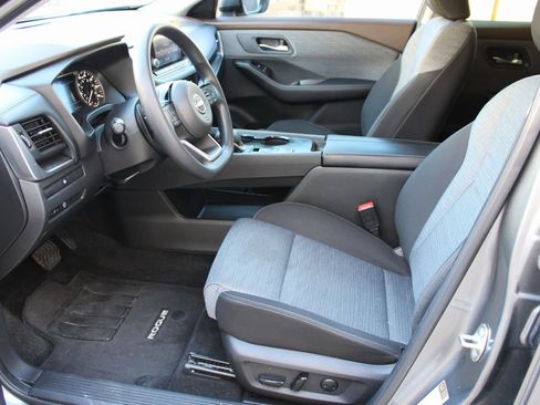 Used 2023 Nissan Rogue SV image 15