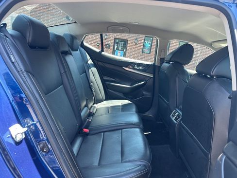 Used 2021 Nissan Maxima 3.5 SV w/ Floor Mat Group FWD image 16