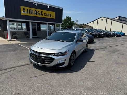 Used 2019 Chevrolet Malibu RS FWD image 2
