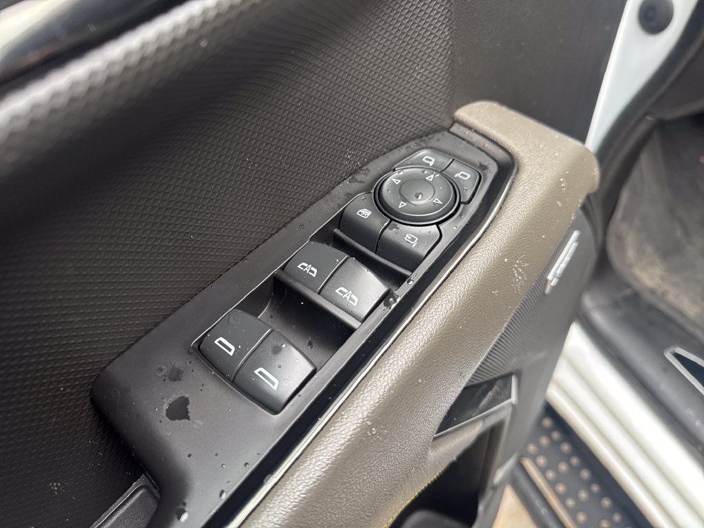 Used 2023 Chevrolet Silverado 1500 ZR2 w/ Technology Package AWD/4WD image 12