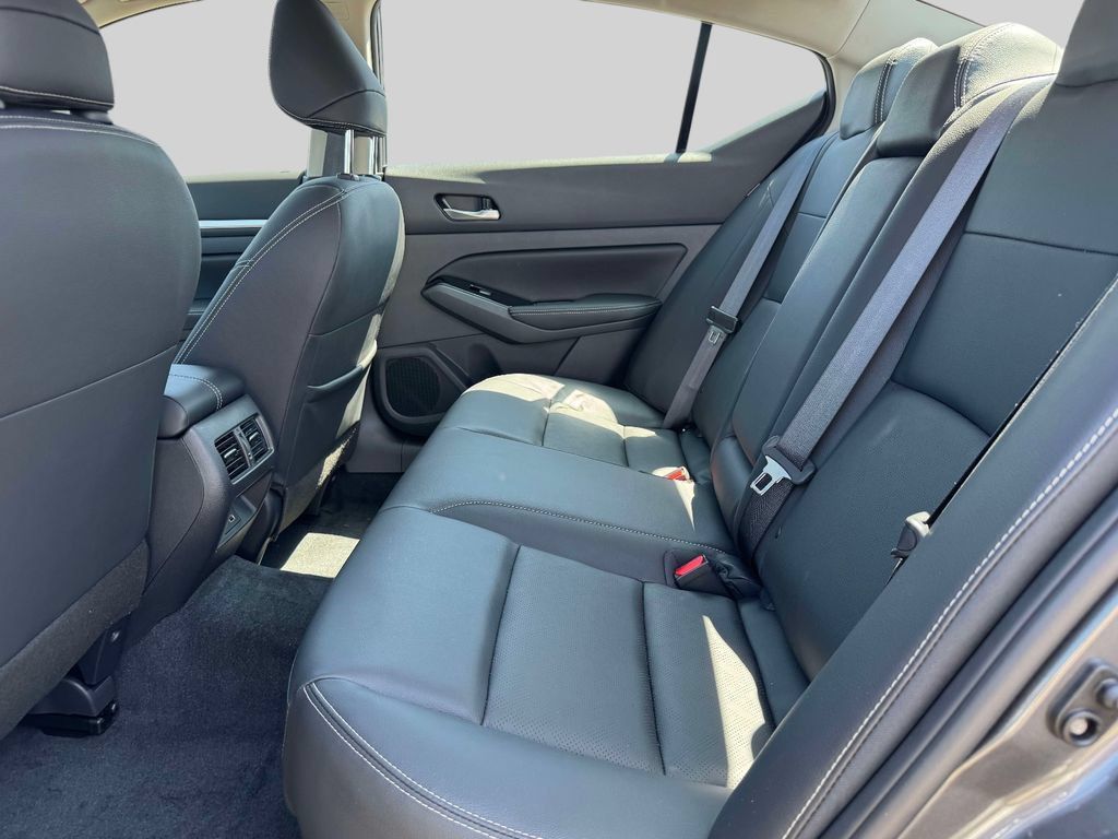 Certified 2025 Nissan Altima 2.5 SL FWD image 11