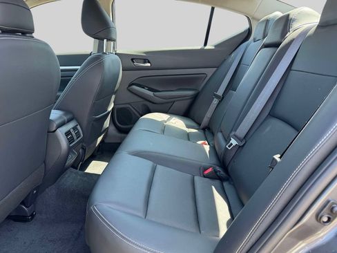 Certified 2025 Nissan Altima 2.5 SL FWD image 11