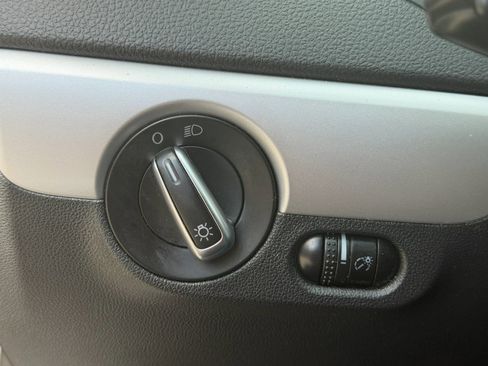 Used 2014 Volkswagen Jetta SE FWD image 22