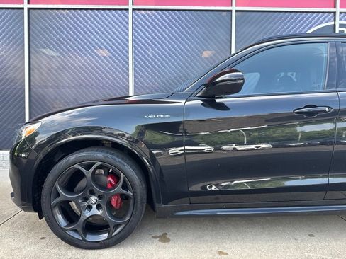 Used 2023 Alfa Romeo Stelvio Veloce AWD/4WD image 16