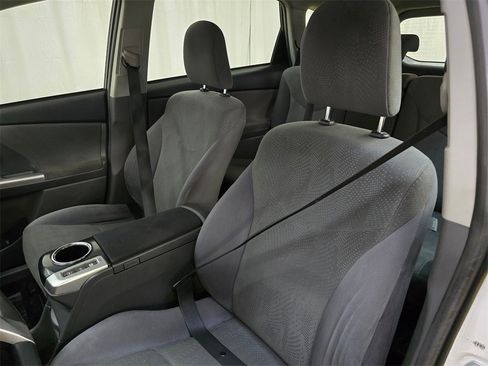 Used 2014 Toyota Prius V Two image 21