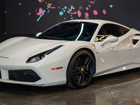 Used 2016 Ferrari 488 GTB RWD image 2