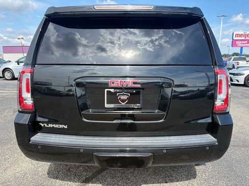 Used 2017 GMC Yukon SLT w/ Premium Edition AWD/4WD image 10