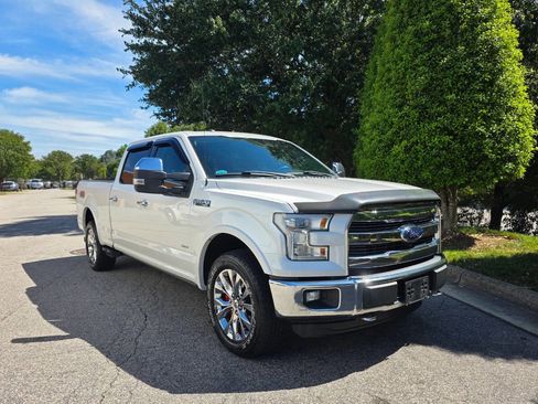 Used 2016 Ford F150 Lariat w/ Equipment Group 502A Luxury AWD/4WD image 7