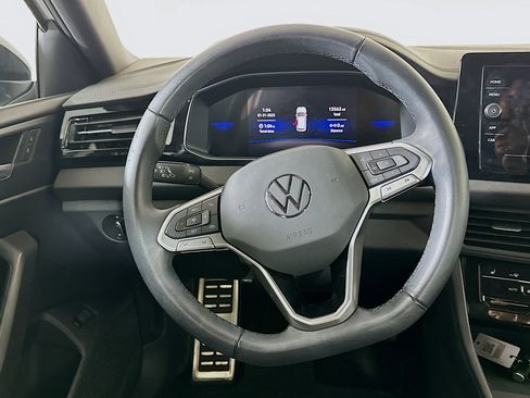 Used 2025 Volkswagen Jetta Sport image 18