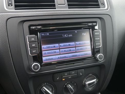 Used 2014 Volkswagen Jetta SE image 19