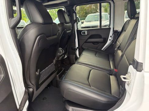 Used 2024 Jeep Wrangler High Altitude AWD/4WD image 15