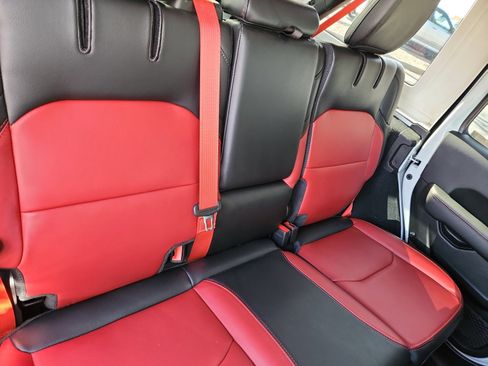 Used 2023 Jeep Wrangler Unlimited Rubicon 4xe image 18