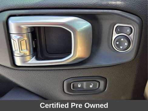 Used 2022 Jeep Wrangler Unlimited Rubicon w/ Trailer Tow Package AWD/4WD image 22