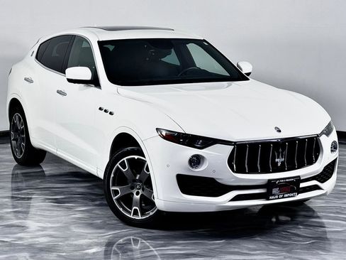 Used 2020 Maserati Levante AWD/4WD image 3