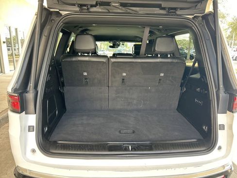 Used 2023 Jeep Wagoneer Series III w/ Preferred Equipment Group image 38