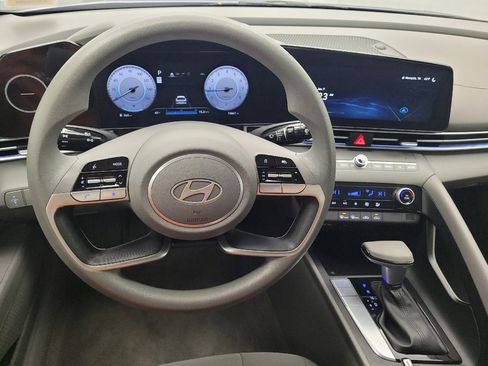 Used 2024 Hyundai Elantra SEL image 22